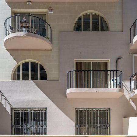 Spacious 3 Bedroom Apartment In The Heart Of St Julians Saint Julian's Εξωτερικό φωτογραφία