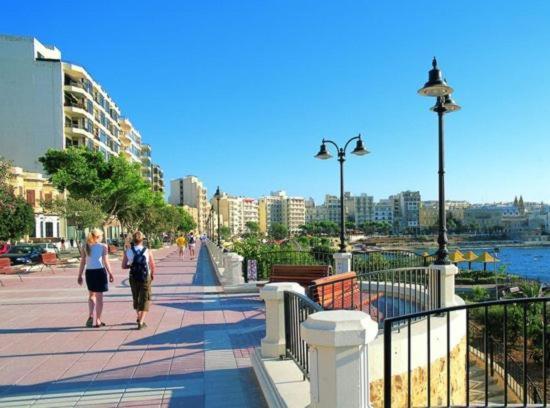 Spacious 3 Bedroom Apartment In The Heart Of St Julians Saint Julian's Εξωτερικό φωτογραφία