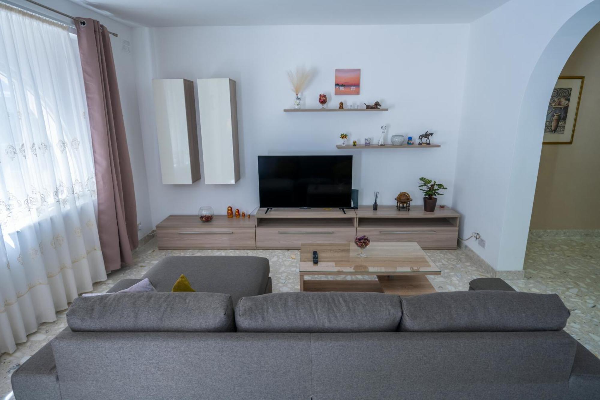 Spacious 3 Bedroom Apartment In The Heart Of St Julians Saint Julian's Εξωτερικό φωτογραφία