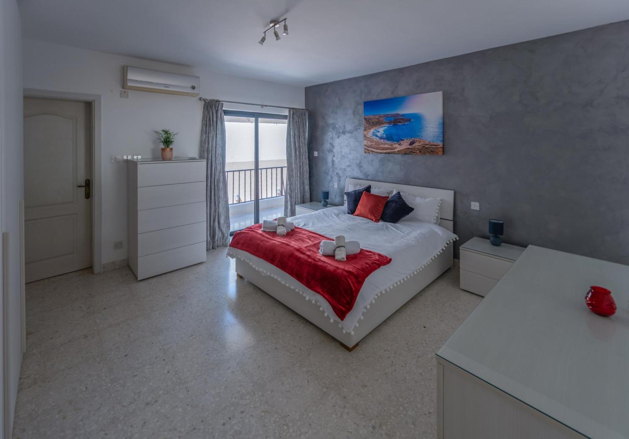 Spacious 3 Bedroom Apartment In The Heart Of St Julians Saint Julian's Εξωτερικό φωτογραφία