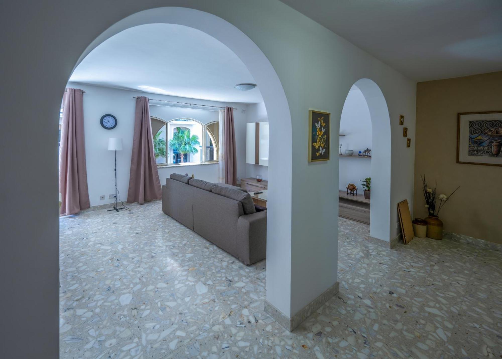 Spacious 3 Bedroom Apartment In The Heart Of St Julians Saint Julian's Εξωτερικό φωτογραφία