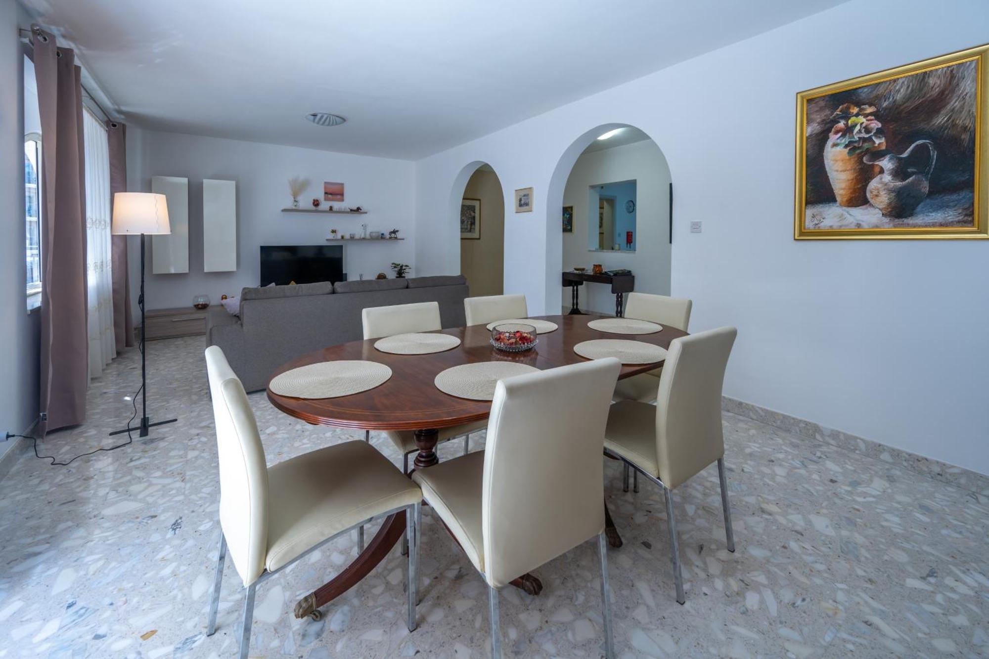 Spacious 3 Bedroom Apartment In The Heart Of St Julians Saint Julian's Εξωτερικό φωτογραφία