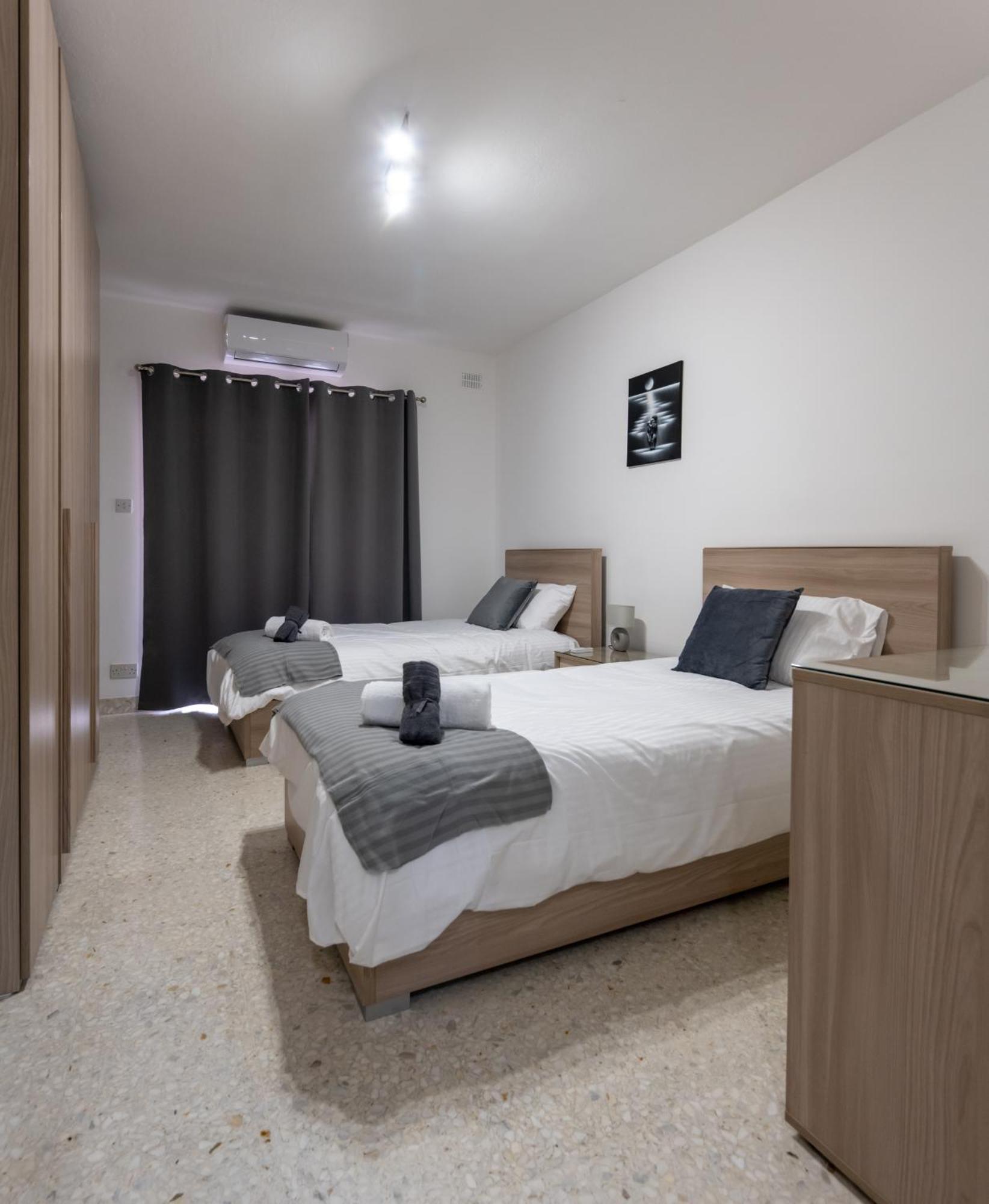 Spacious 3 Bedroom Apartment In The Heart Of St Julians Saint Julian's Εξωτερικό φωτογραφία