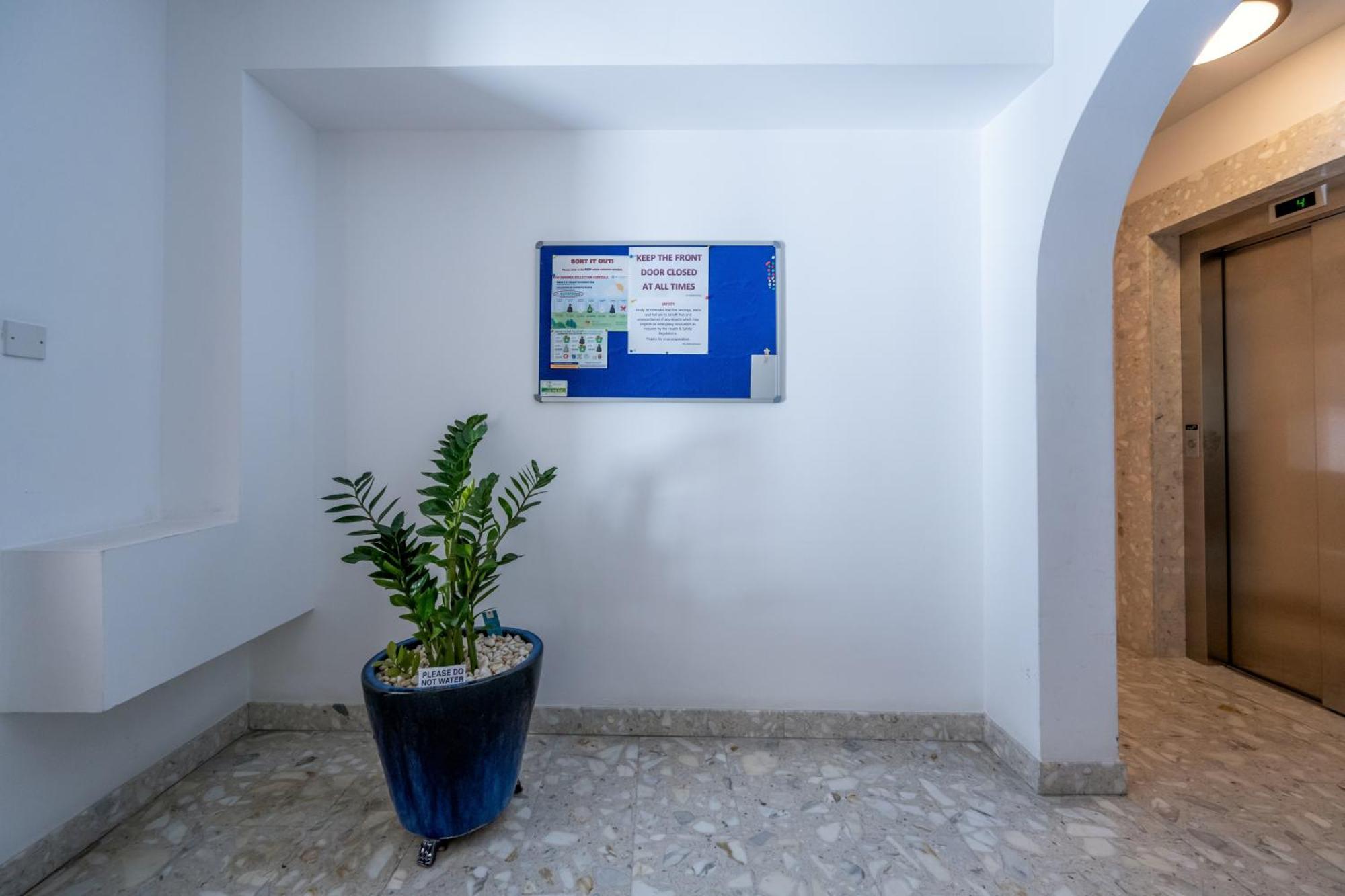 Spacious 3 Bedroom Apartment In The Heart Of St Julians Saint Julian's Εξωτερικό φωτογραφία