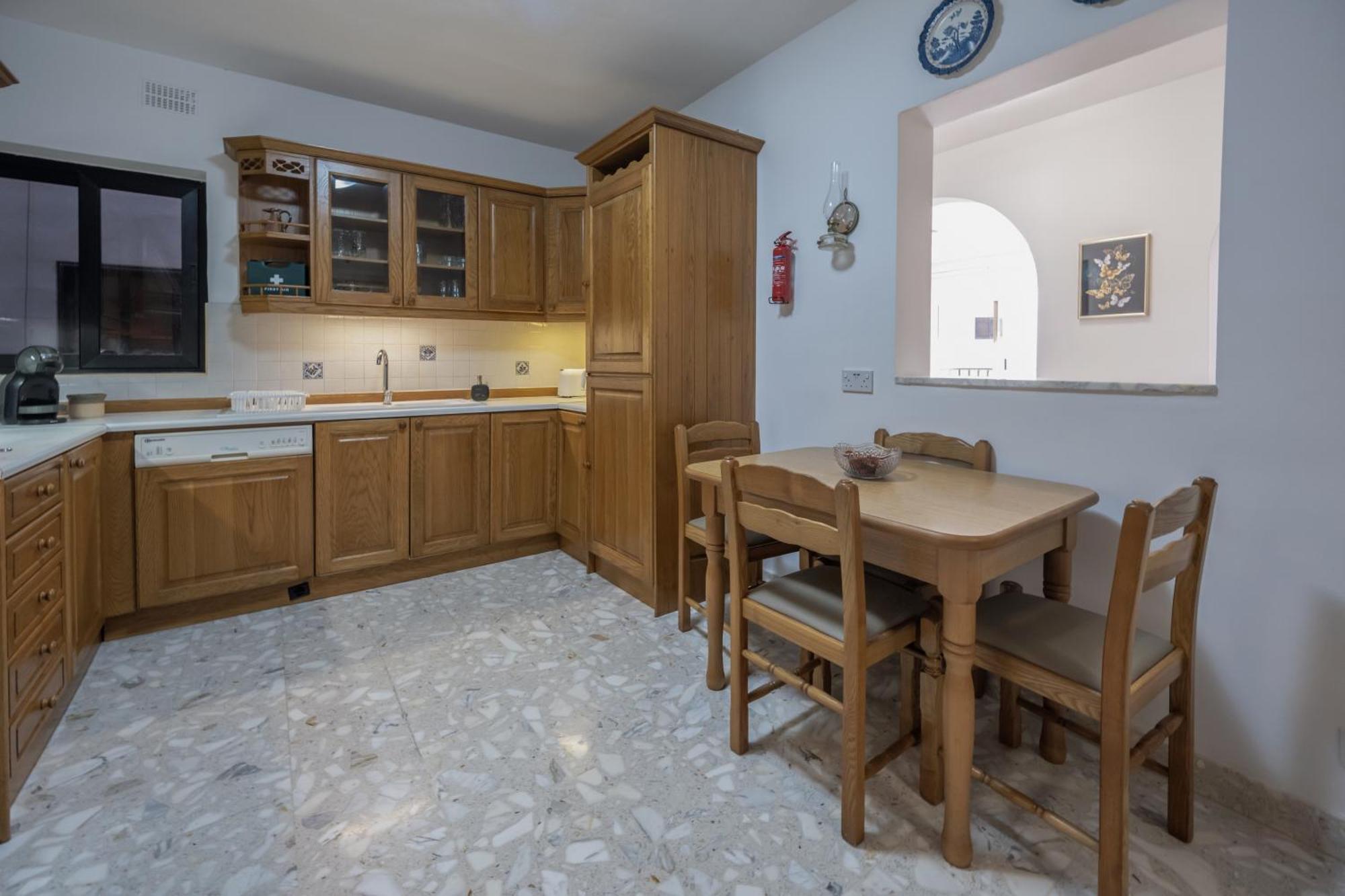 Spacious 3 Bedroom Apartment In The Heart Of St Julians Saint Julian's Εξωτερικό φωτογραφία
